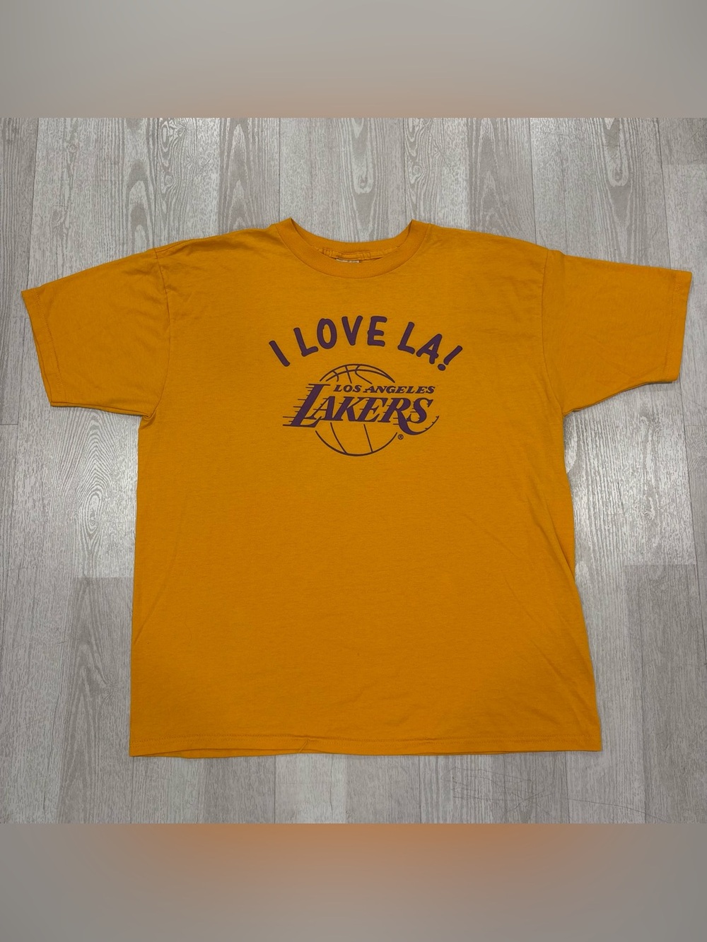 Vintage 90s Los Angeles Lakers I Love LA T-Shirt Mens XL Gold KCAL 9 Promo